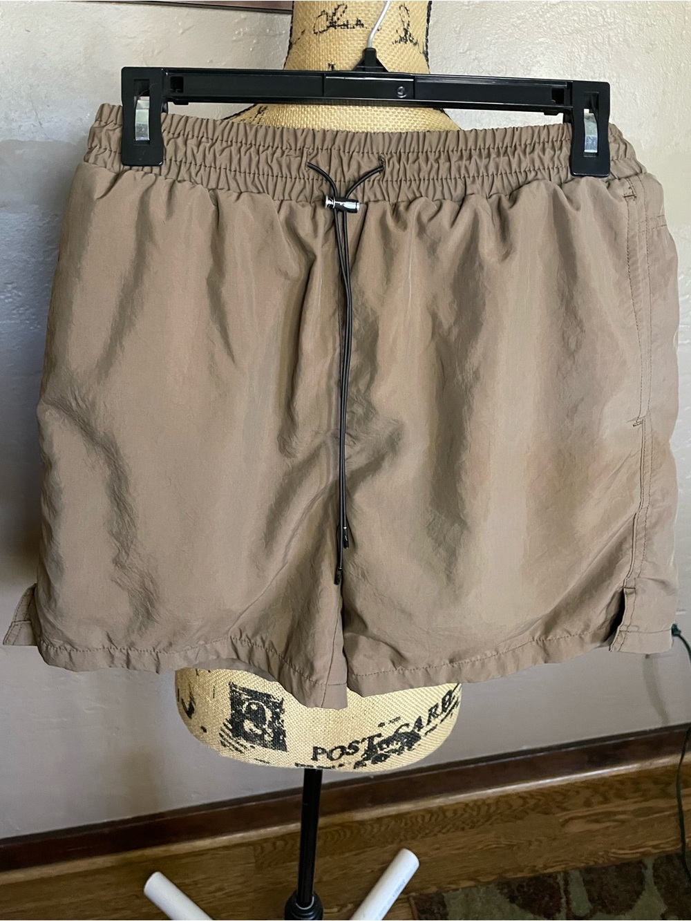 Maison Article Men's Taupe Lines Drawstring Hybrid Shorts Small